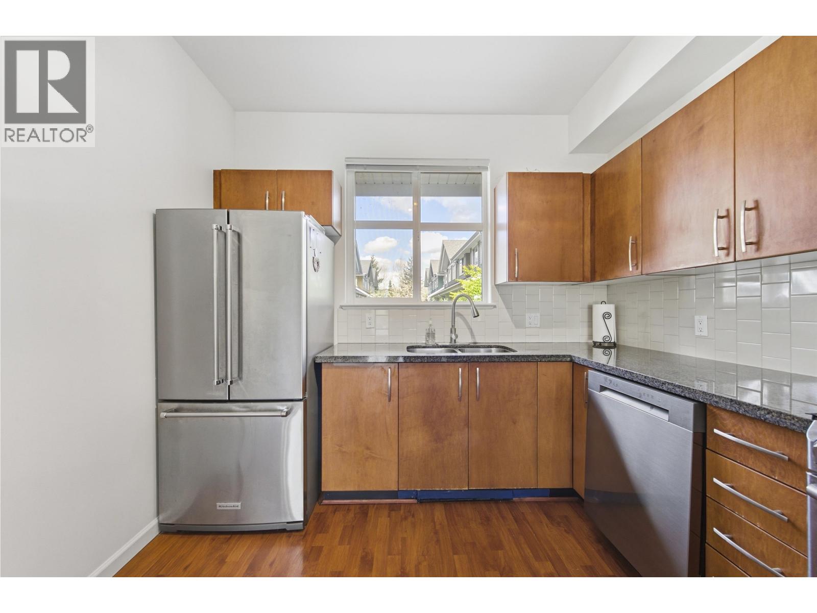 136 935 Ewen Avenue, New Westminster, British Columbia  V3M 0A1 - Photo 5 - R3113811