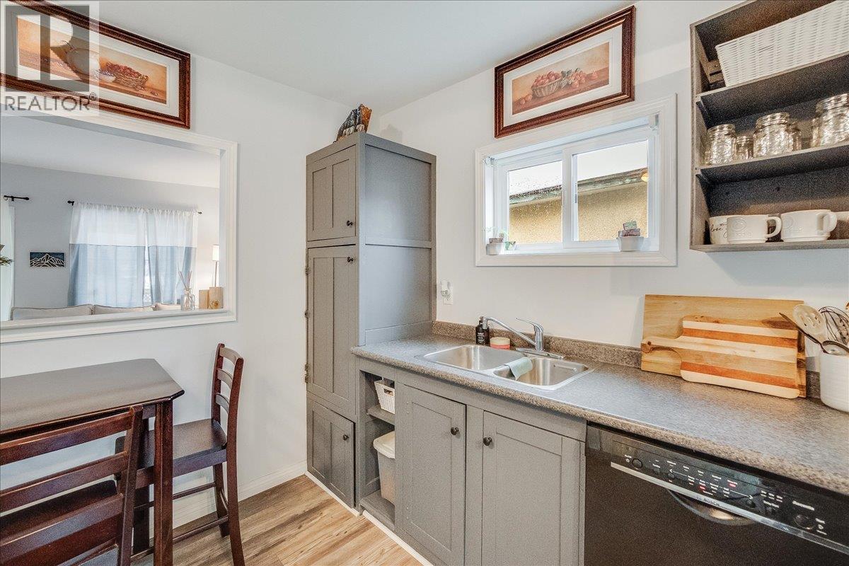 2034 Eighth Avenue, Trail, British Columbia  V1R 3E1 - Photo 18 - 10384499