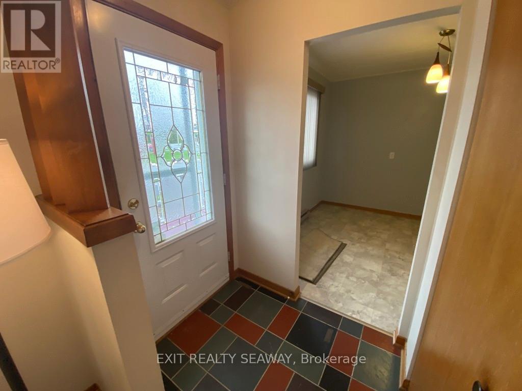 1311 Walton Street, Cornwall, Ontario  K6H 1V5 - Photo 3 - X13036948