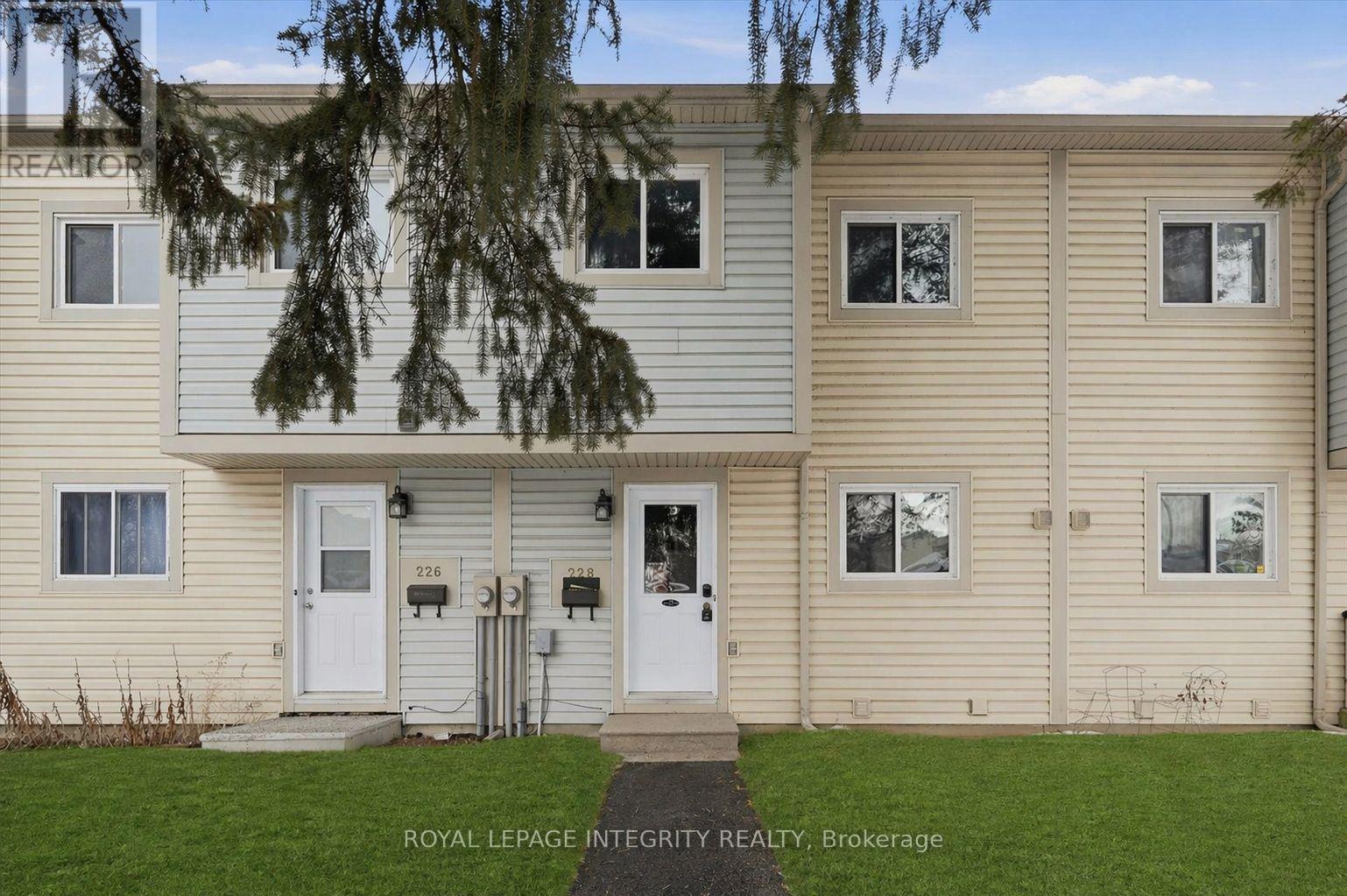 228 MILLROAD WAY, Ottawa, Ontario