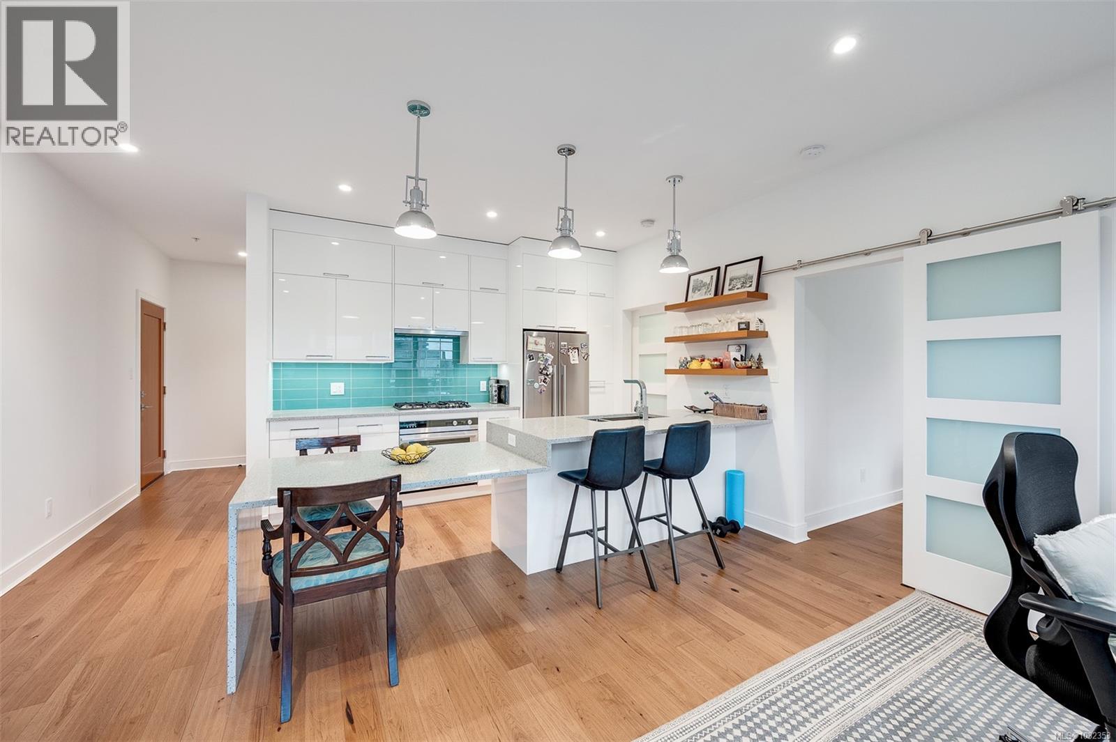 N309 1105 Pandora Ave, Victoria, British Columbia  V8V 3P9 - Photo 4 - 1032353