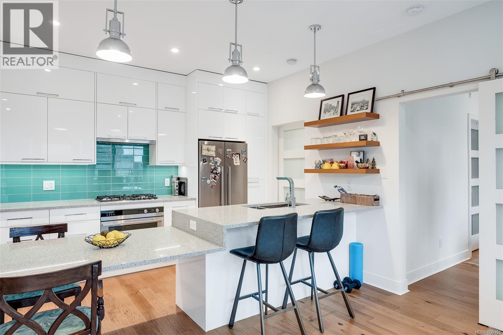 N309 1105 Pandora Ave, Victoria, British Columbia  V8V 3P9 - Photo 6 - 1032353