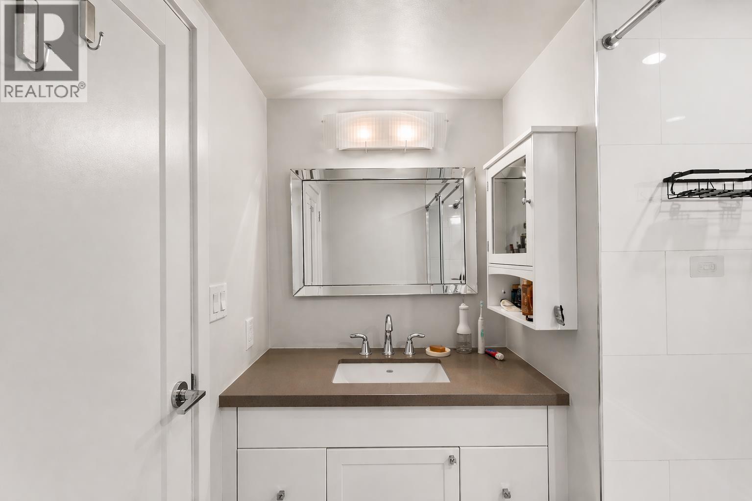 104 2475 York Avenue, Vancouver, British Columbia  V6K 1C9 - Photo 16 - R3115109