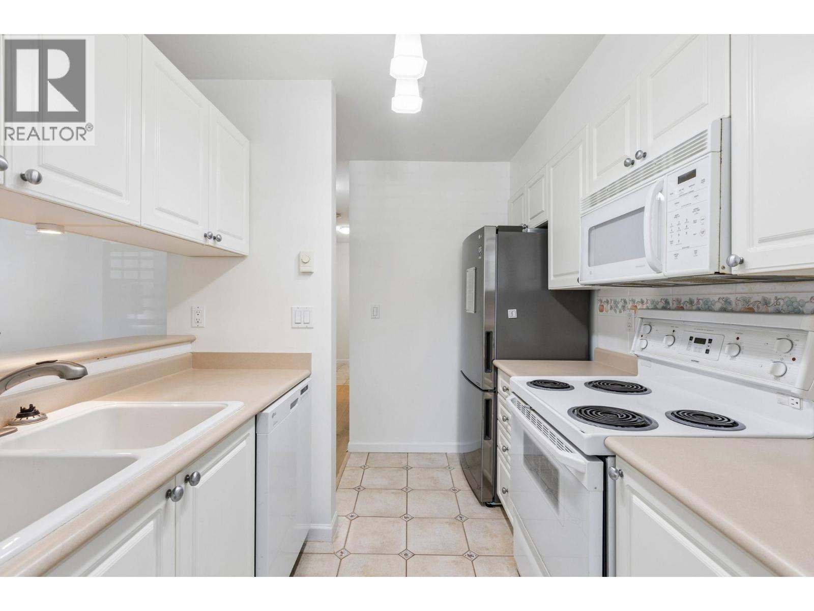 206 2490 W 2nd Avenue, Vancouver, British Columbia  V6K 1J6 - Photo 3 - R3115138