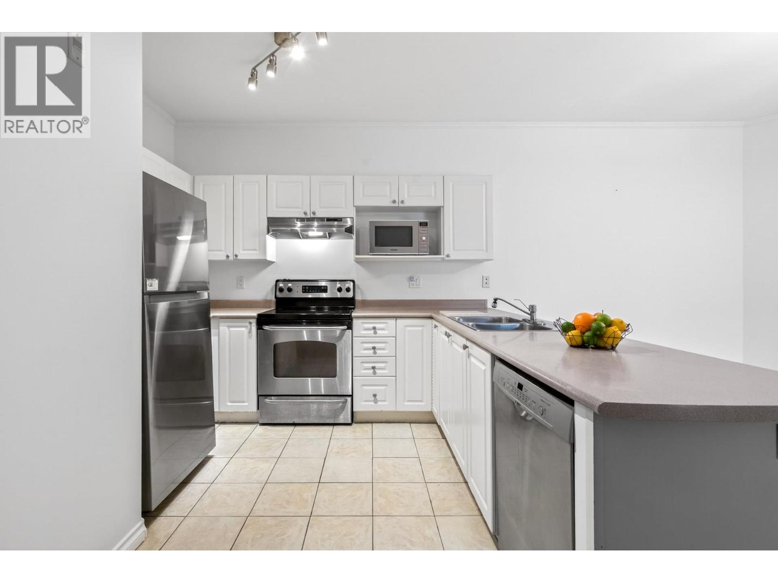 125 2109 Rowland Street, Port Coquitlam, British Columbia  V3C 6J4 - Photo 3 - R3115144