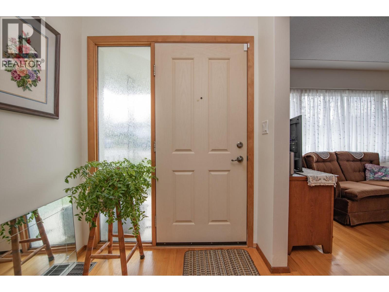 2007 29 Crescent, Vernon, British Columbia  V1T 1Y6 - Photo 3 - 10382348