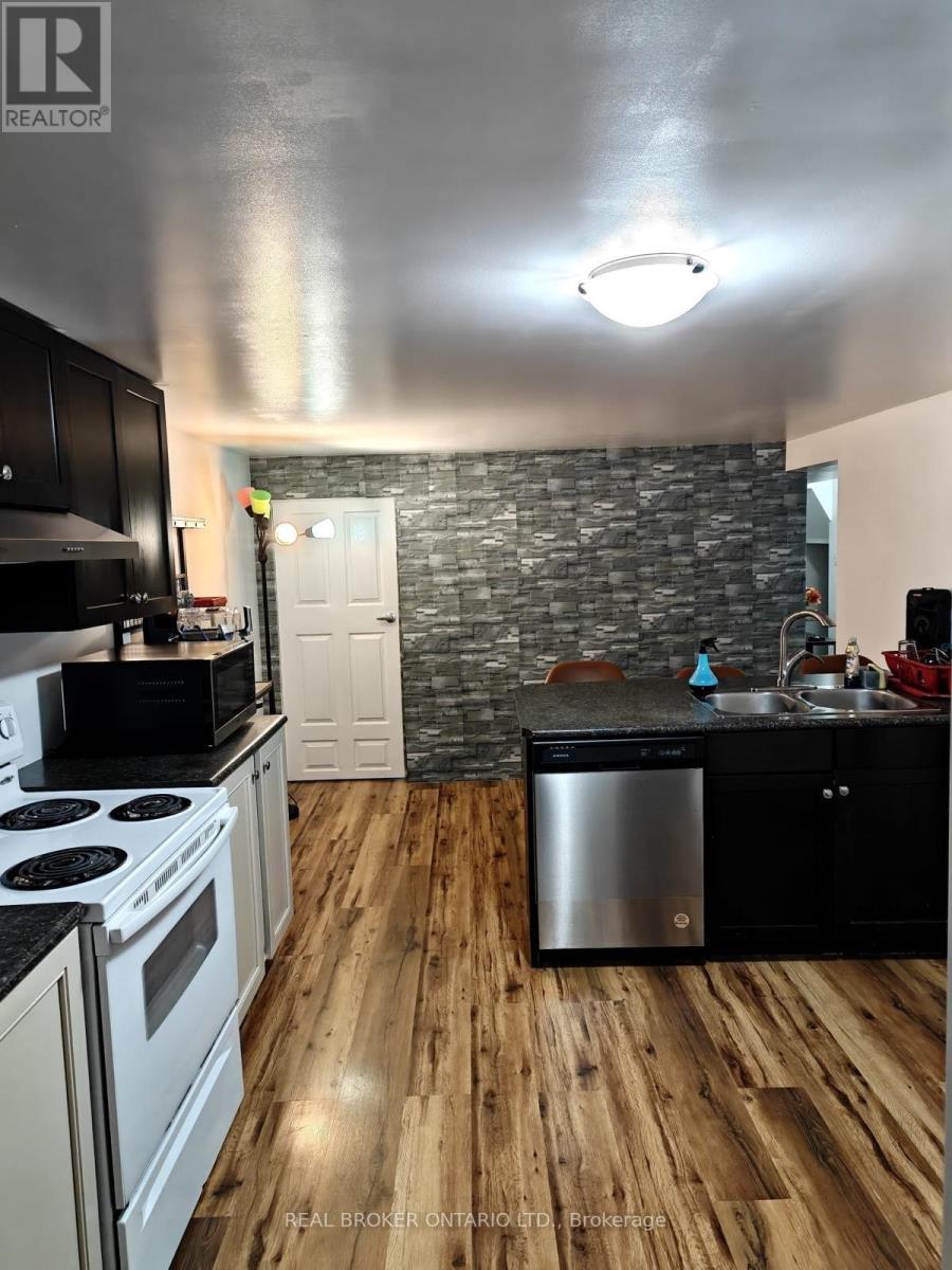 324 College Avenue, Oshawa, Ontario  L1J 1S1 - Photo 19 - E13036966