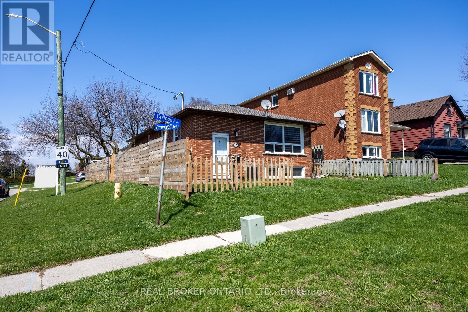 324 College Avenue, Oshawa, Ontario  L1J 1S1 - Photo 4 - E13036966
