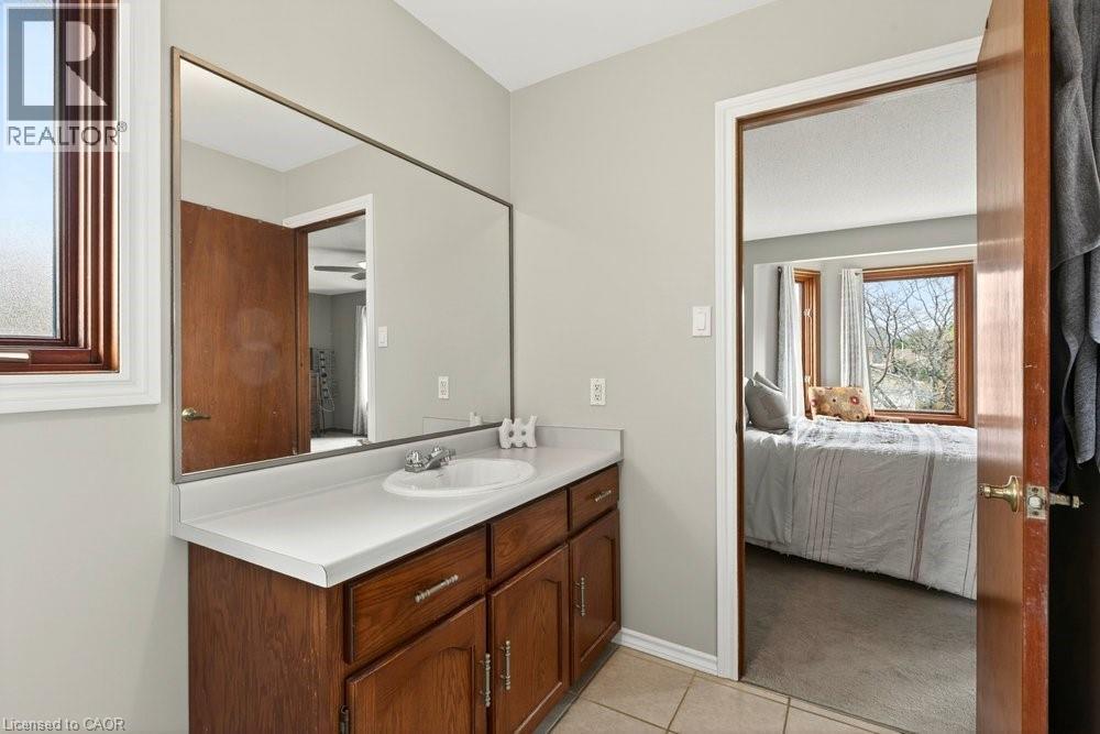 8 Wyvis Court, Stoney Creek, Ontario  L8G 4W3 - Photo 31 - 40823422