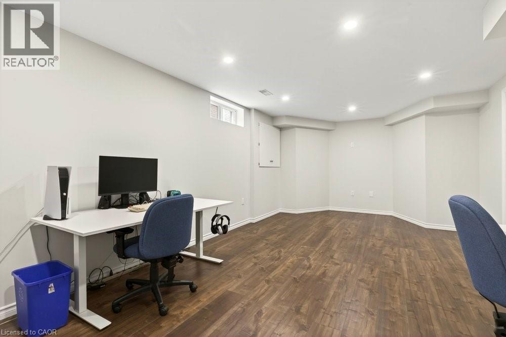 8 Wyvis Court, Stoney Creek, Ontario  L8G 4W3 - Photo 37 - 40823422