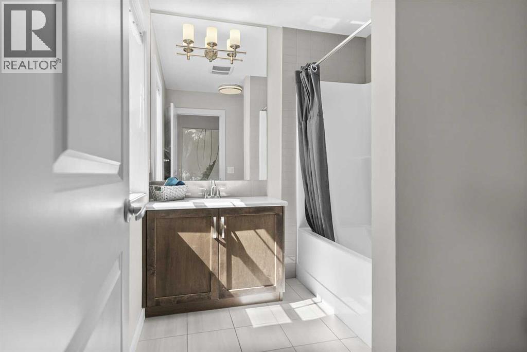 100 Kinniburgh Gardens, Chestermere, Alberta  T1X 0R8 - Photo 36 - A2302807