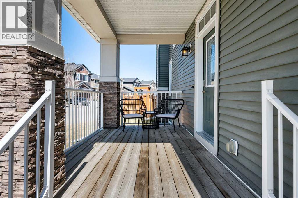 100 Kinniburgh Gardens, Chestermere, Alberta  T1X 0R8 - Photo 4 - A2302807