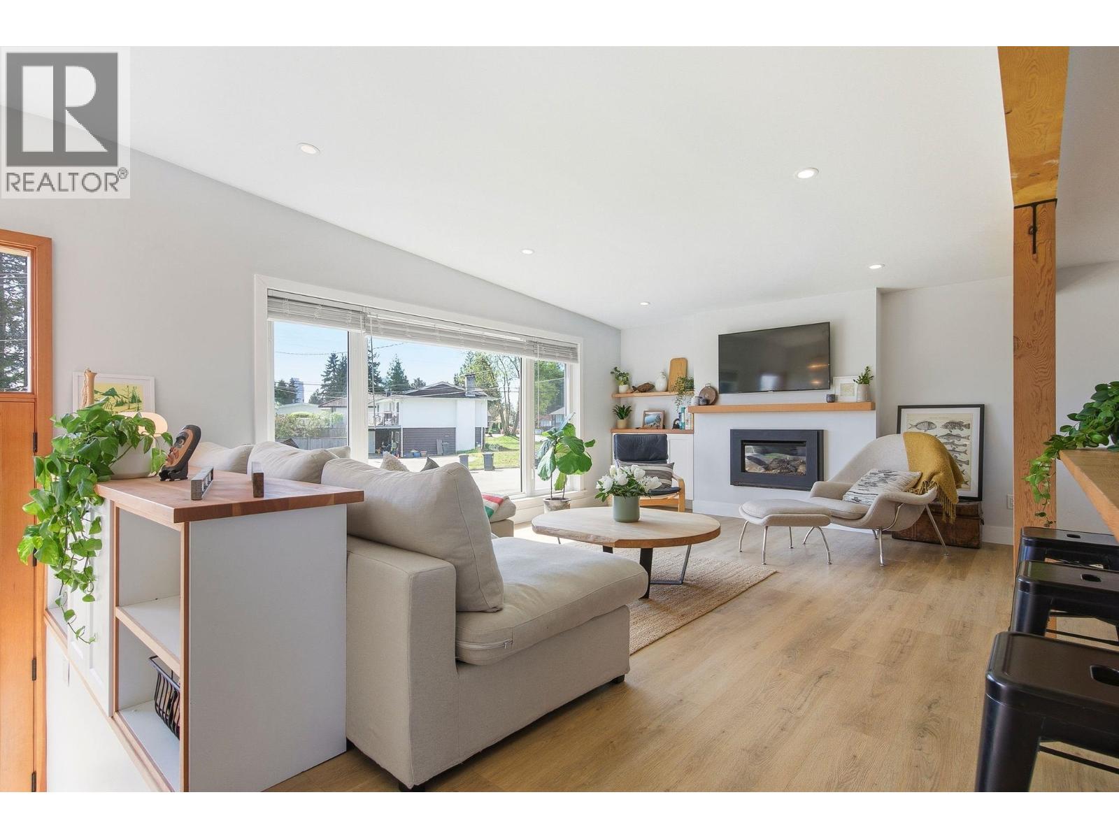 308 Mount Royal Drive, Port Moody, British Columbia  V3H 1R1 - Photo 3 - R3115122