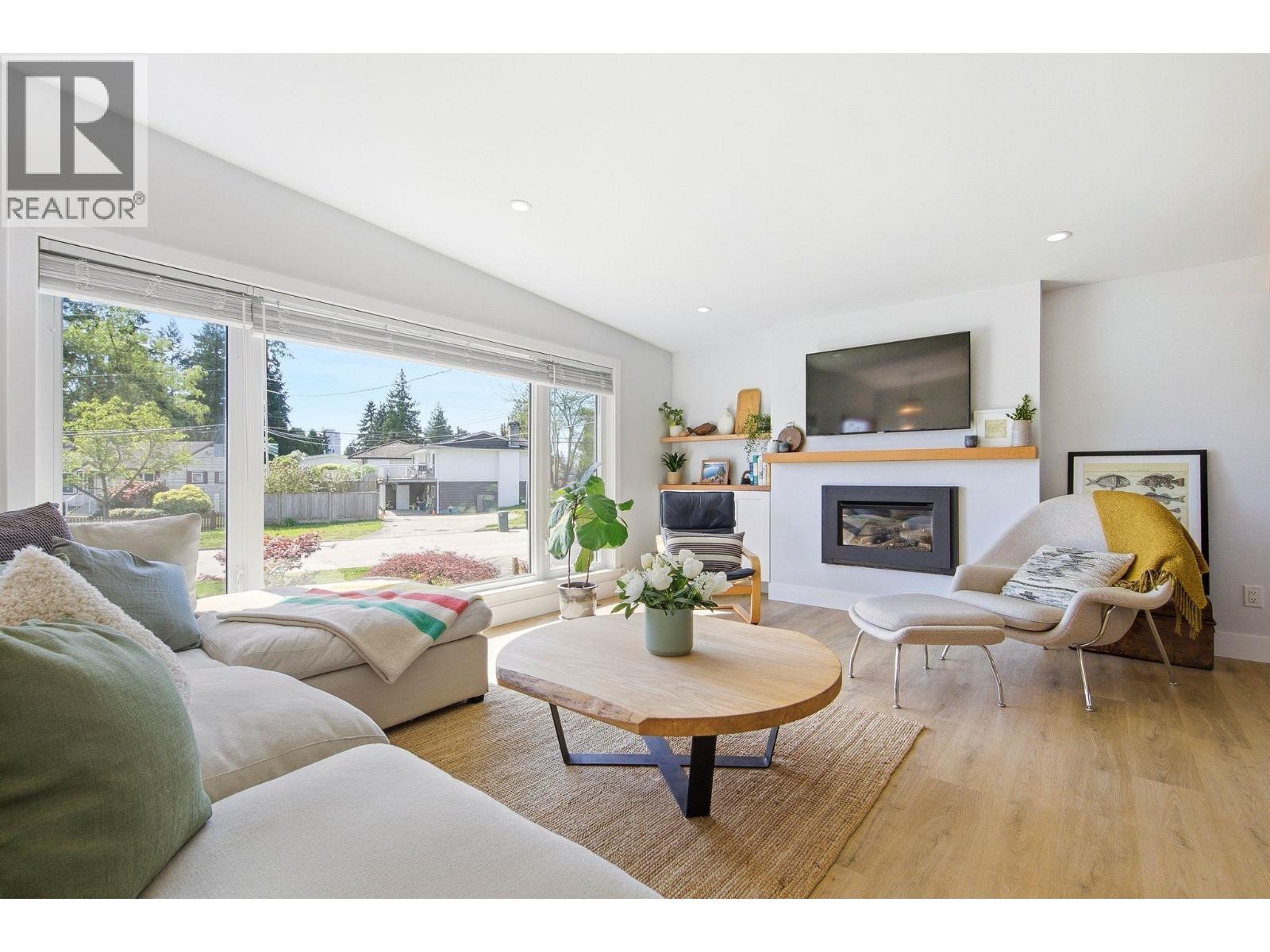 308 Mount Royal Drive, Port Moody, British Columbia  V3H 1R1 - Photo 5 - R3115122