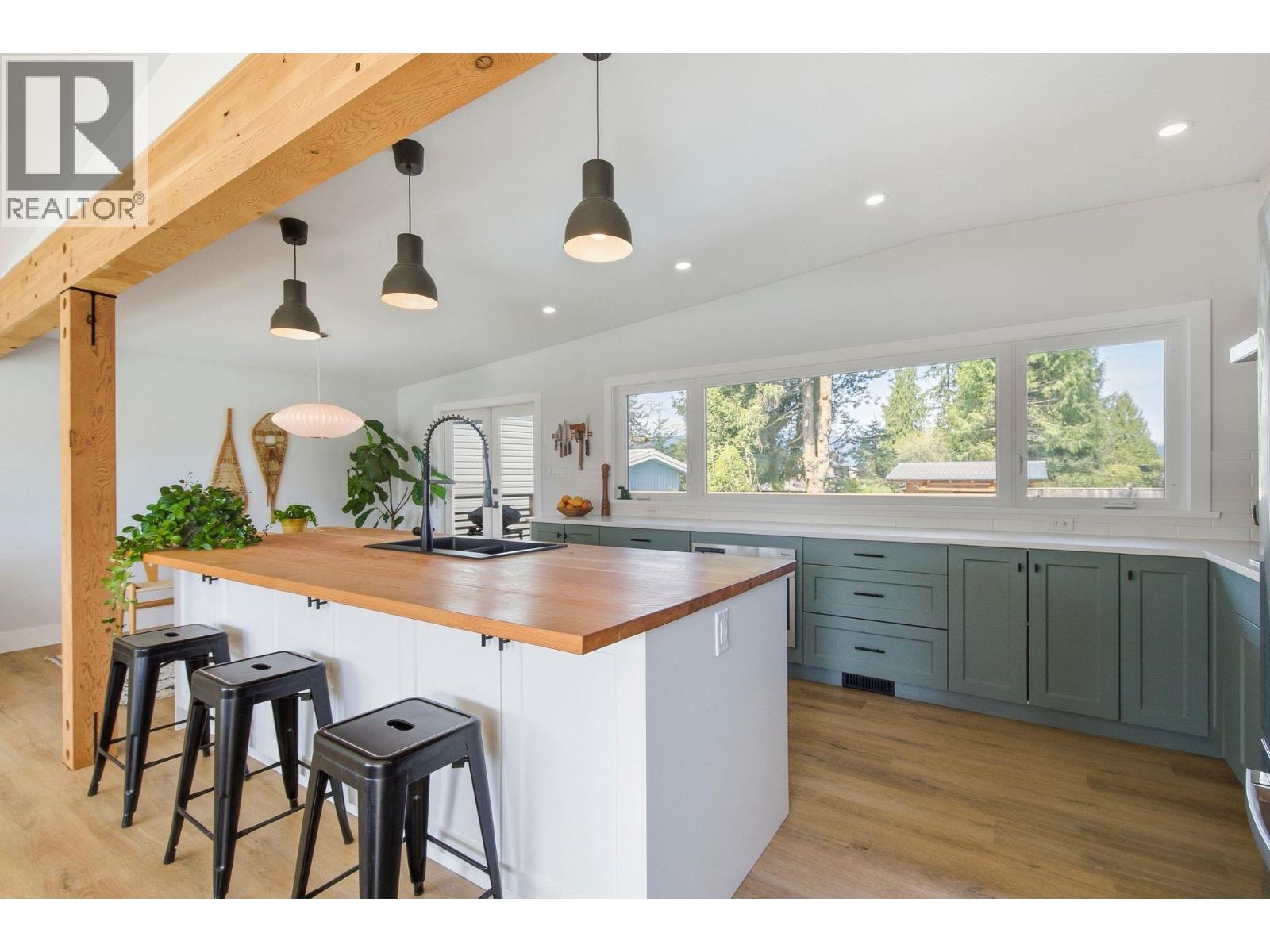 308 Mount Royal Drive, Port Moody, British Columbia  V3H 1R1 - Photo 7 - R3115122