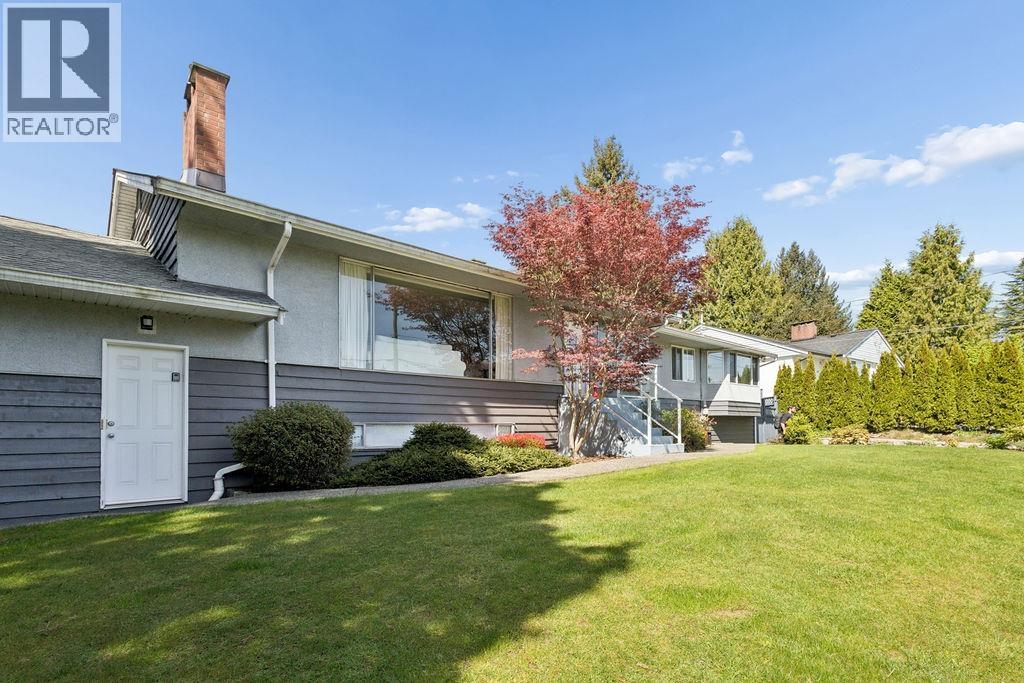 1005 Westmount Drive, Port Moody, British Columbia  V3H 1L1 - Photo 3 - R3115127