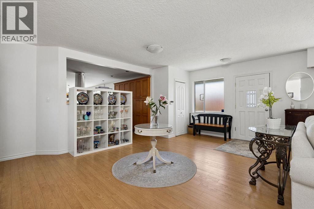 1005 Westmount Drive, Port Moody, British Columbia  V3H 1L1 - Photo 4 - R3115127