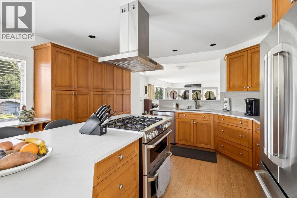 1005 Westmount Drive, Port Moody, British Columbia  V3H 1L1 - Photo 8 - R3115127