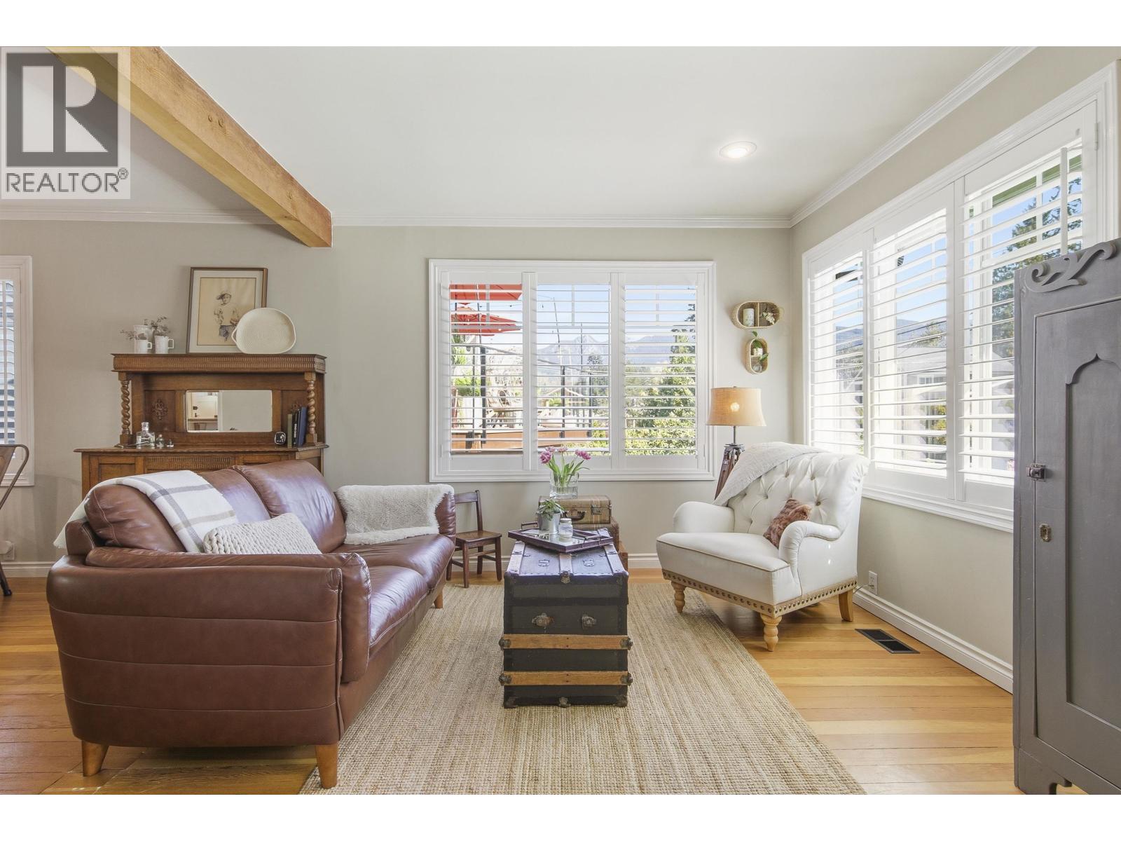 2029 Philip Avenue, North Vancouver, British Columbia  V7P 2W5 - Photo 3 - R3115150