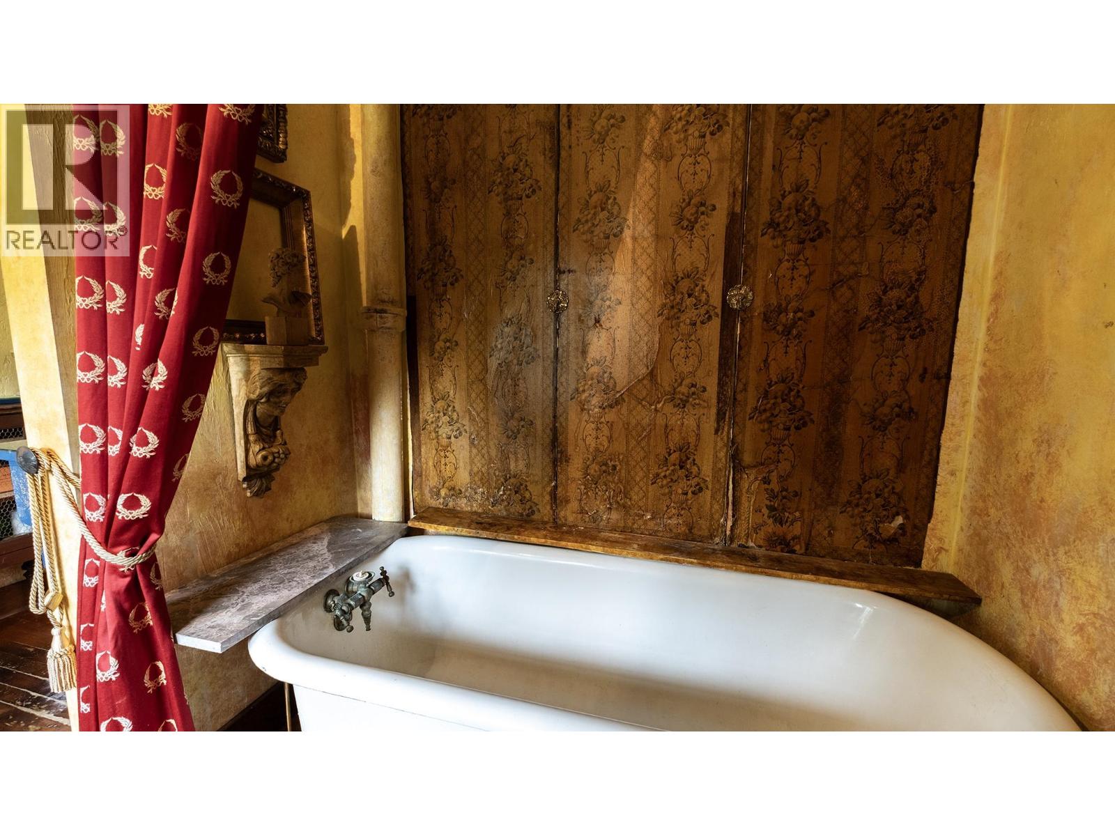 2572 Miles Road, Roberts Creek, British Columbia  V0N 2W4 - Photo 13 - R3115153