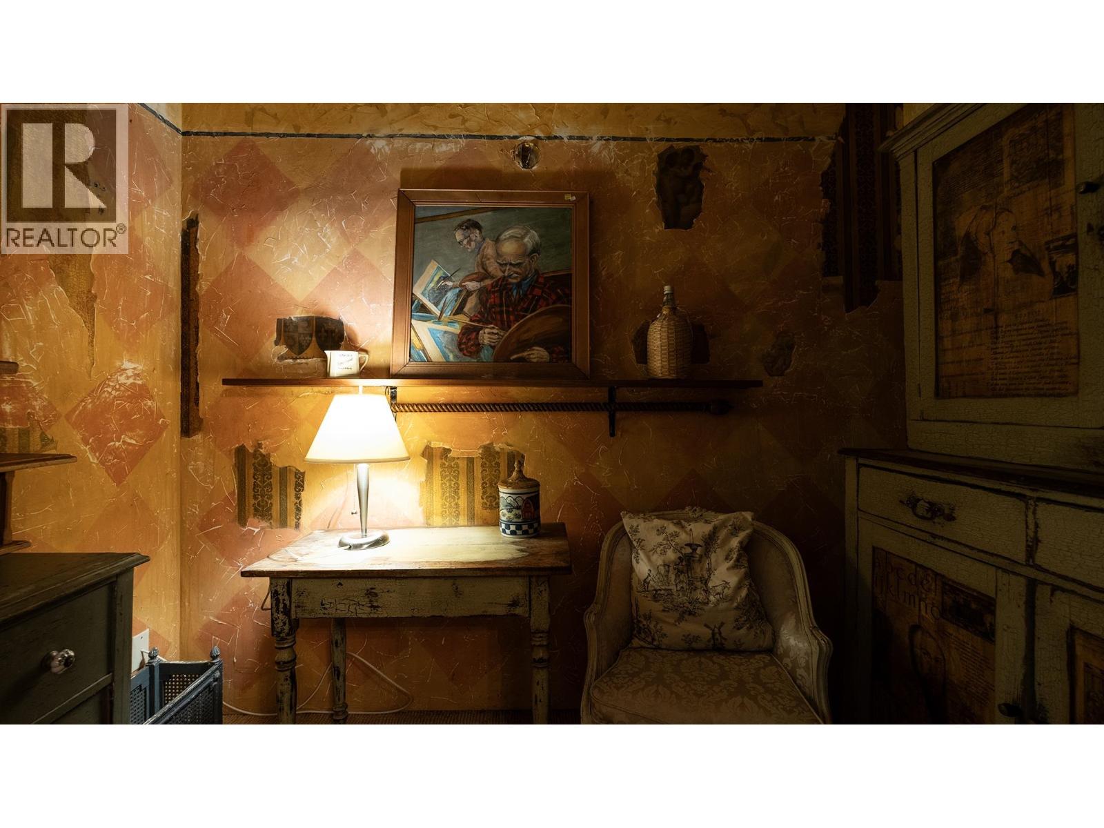 2572 Miles Road, Roberts Creek, British Columbia  V0N 2W4 - Photo 17 - R3115153