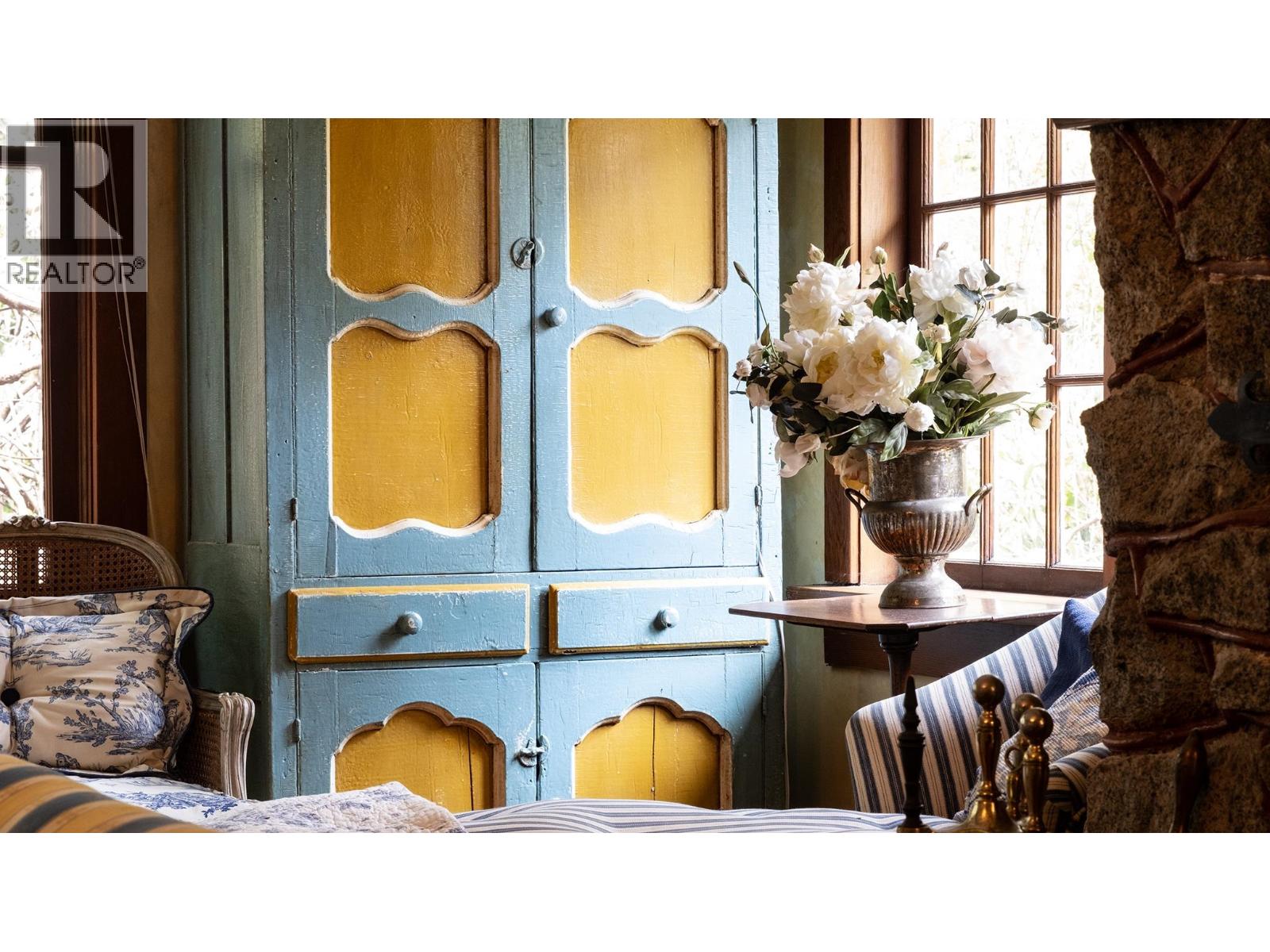 2572 Miles Road, Roberts Creek, British Columbia  V0N 2W4 - Photo 18 - R3115153