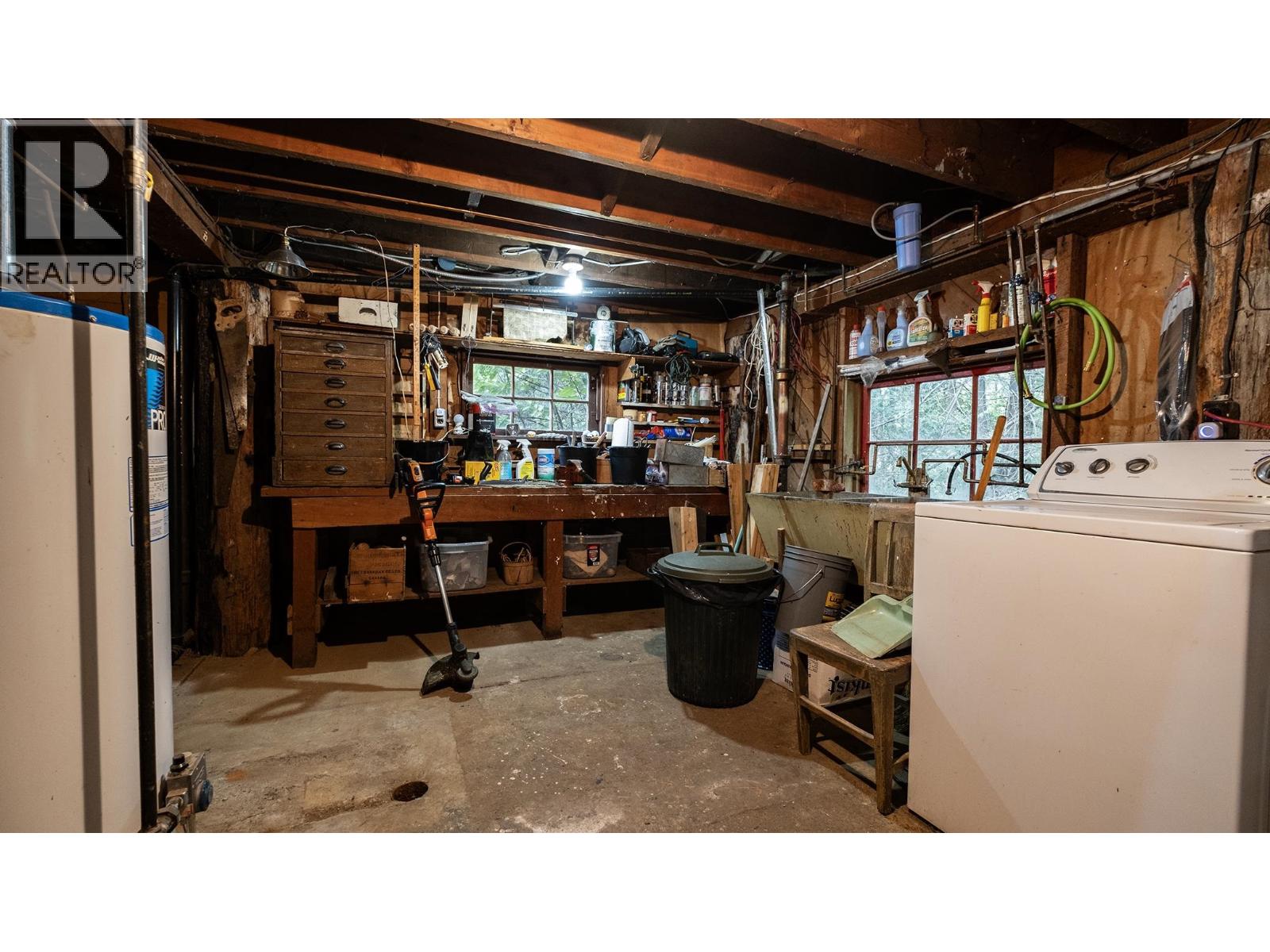 2572 Miles Road, Roberts Creek, British Columbia  V0N 2W4 - Photo 22 - R3115153