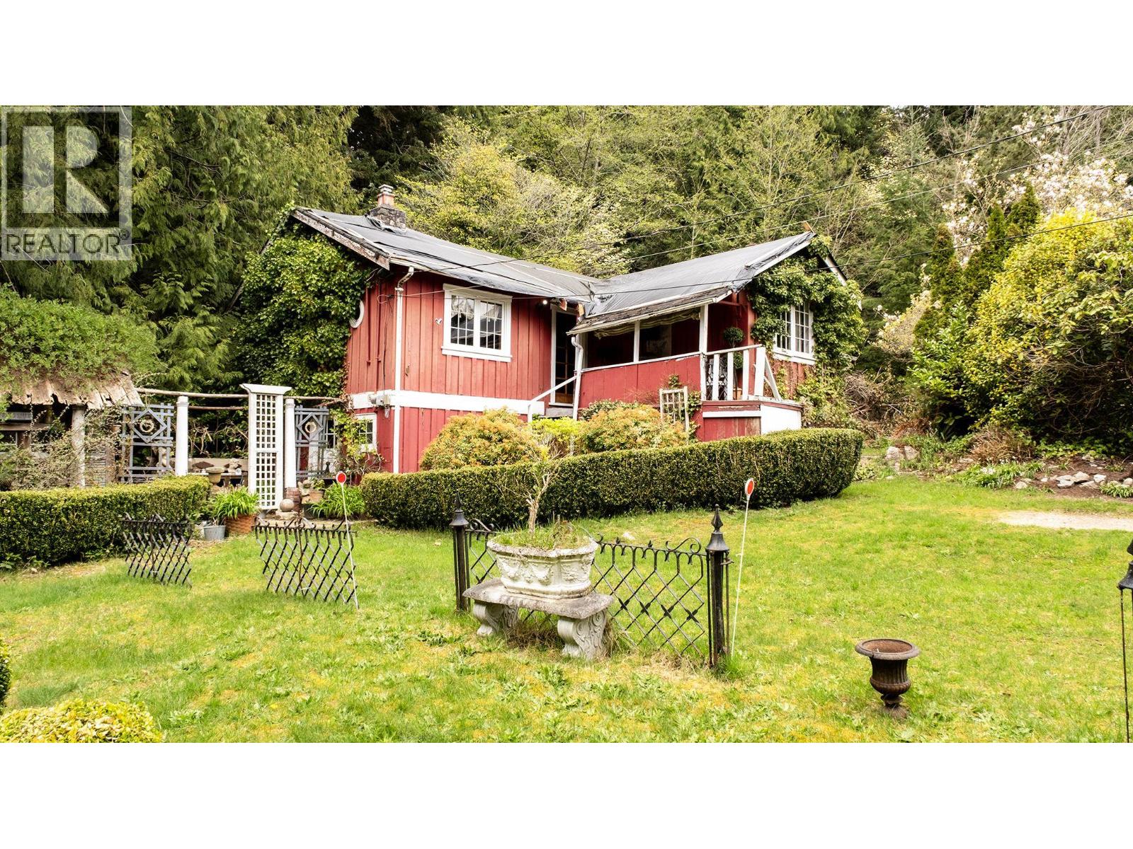 2572 Miles Road, Roberts Creek, British Columbia  V0N 2W4 - Photo 24 - R3115153