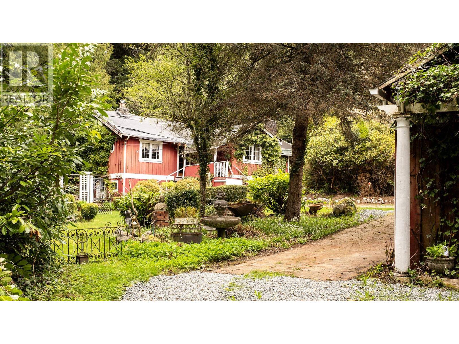 2572 Miles Road, Roberts Creek, British Columbia  V0N 2W4 - Photo 27 - R3115153