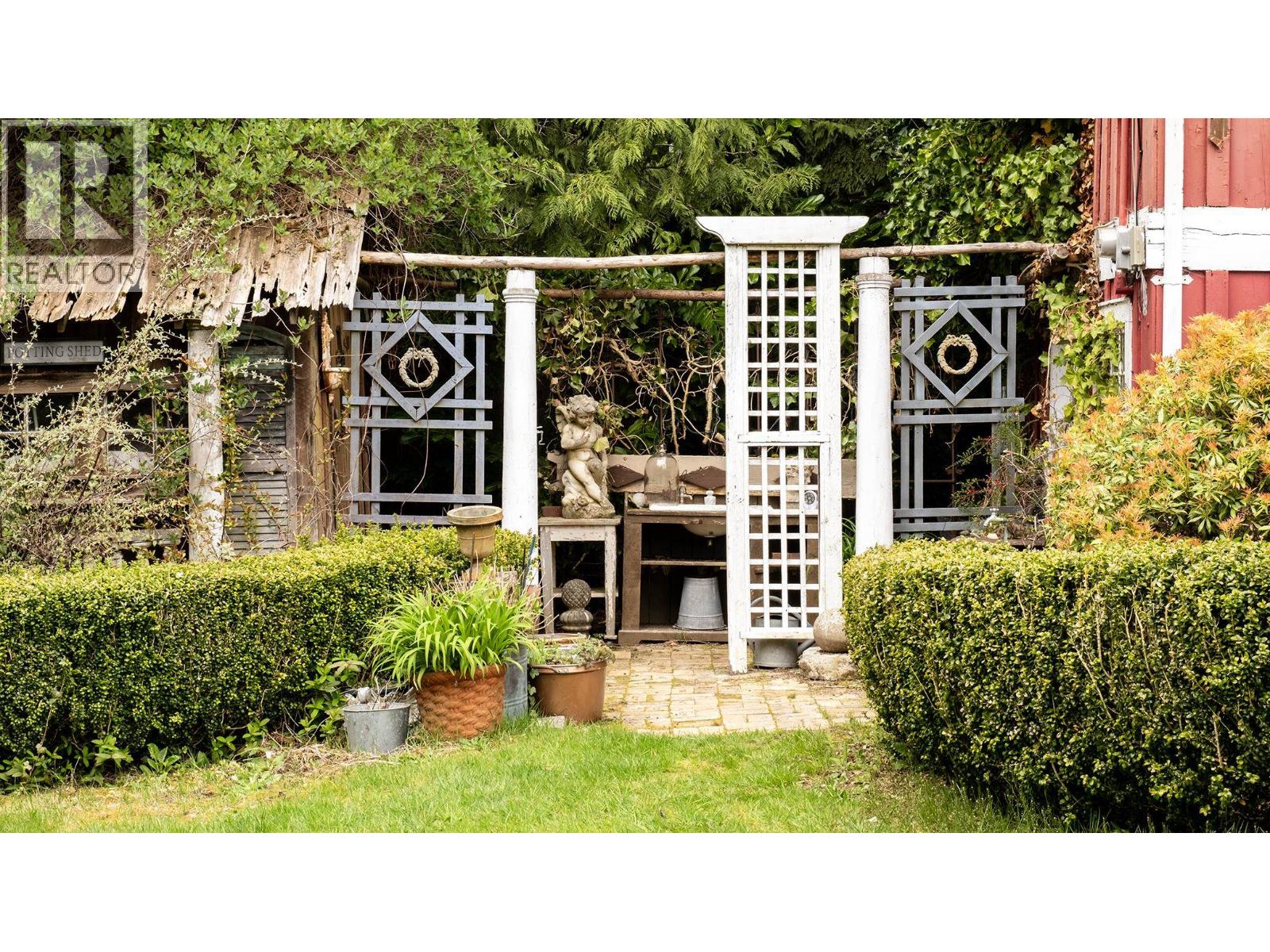 2572 Miles Road, Roberts Creek, British Columbia  V0N 2W4 - Photo 30 - R3115153