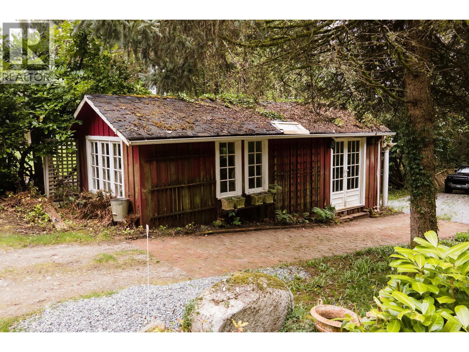 2572 Miles Road, Roberts Creek, British Columbia  V0N 2W4 - Photo 31 - R3115153