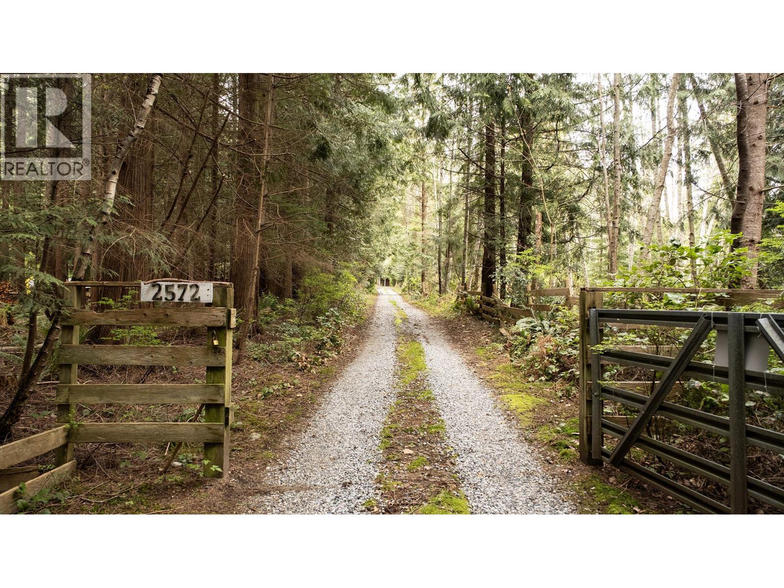 2572 Miles Road, Roberts Creek, British Columbia  V0N 2W4 - Photo 34 - R3115153