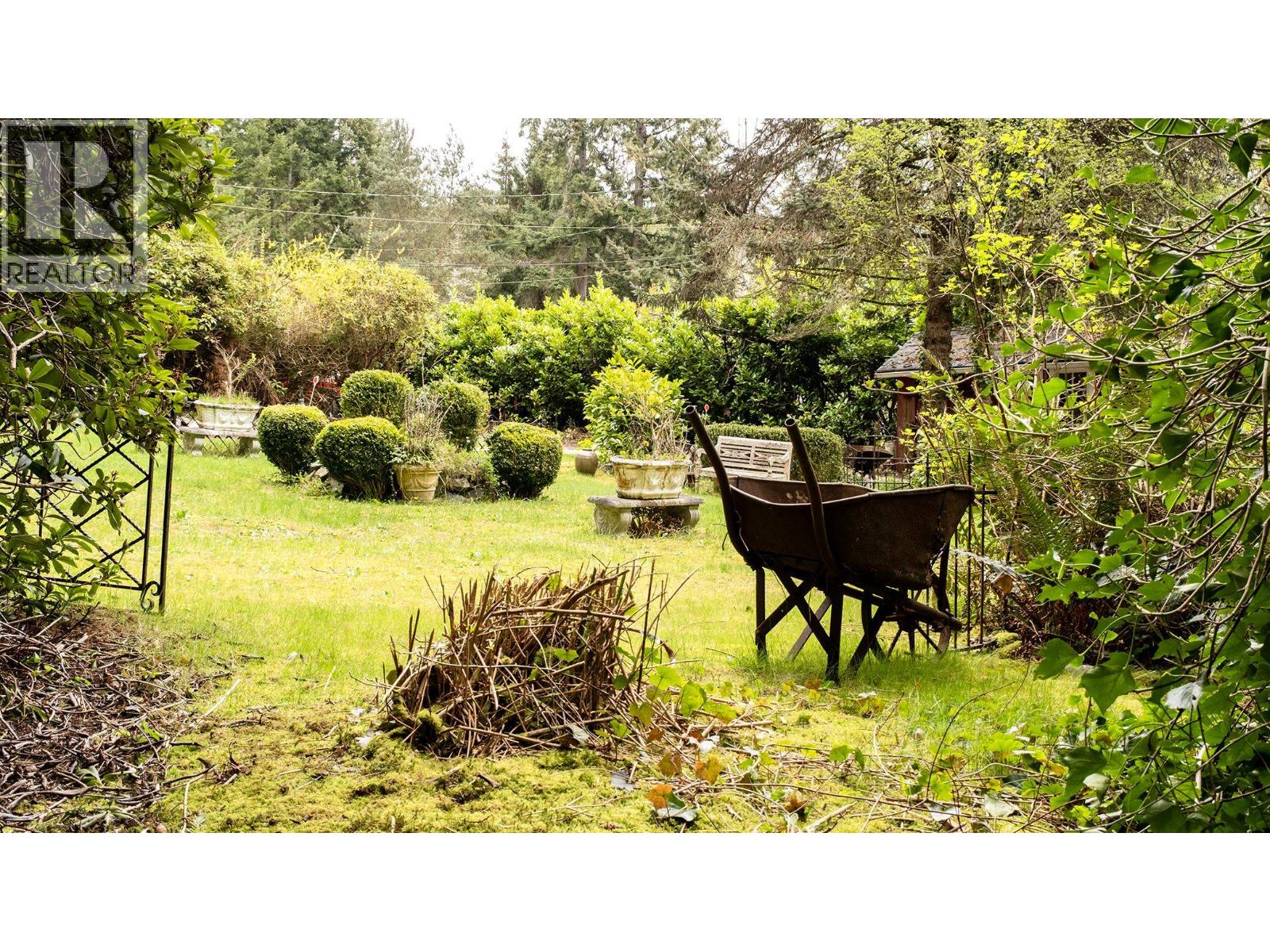 2572 Miles Road, Roberts Creek, British Columbia  V0N 2W4 - Photo 40 - R3115153