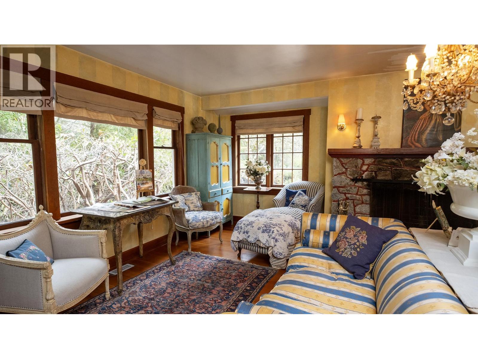 2572 Miles Road, Roberts Creek, British Columbia  V0N 2W4 - Photo 5 - R3115153