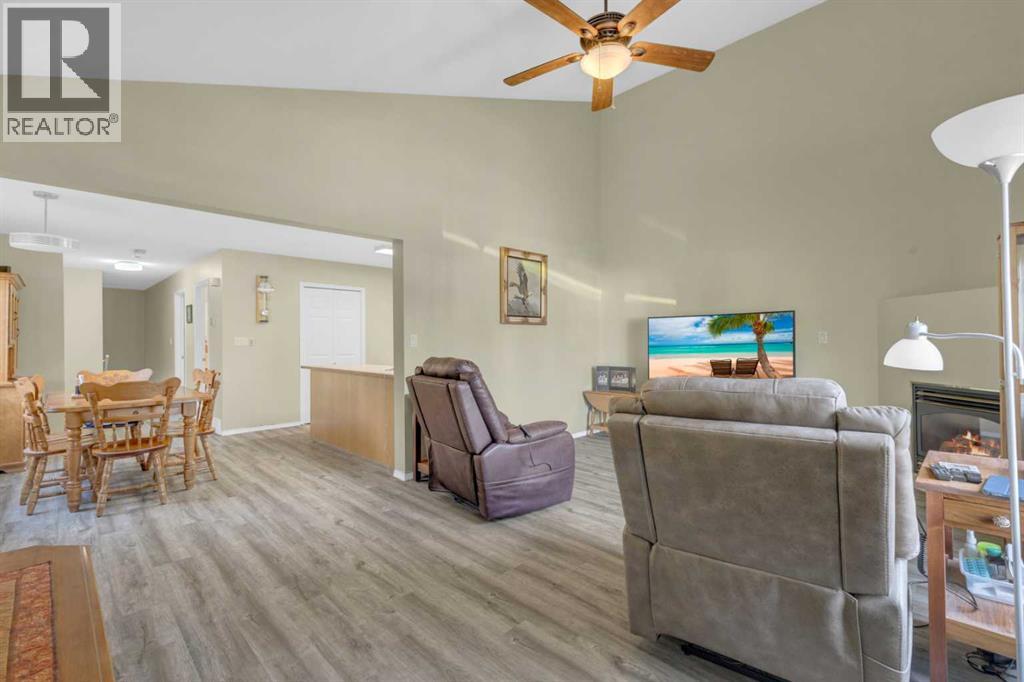 B, 3621 51 Avenue, Red Deer, Alberta  T4N 4G3 - Photo 3 - A2296962