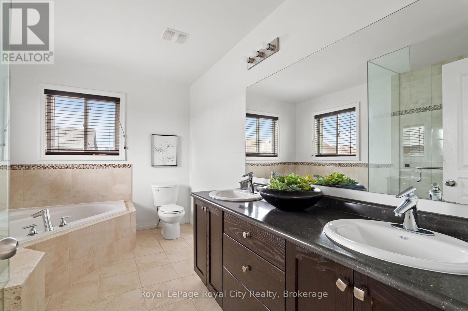 28 Newcastle Court, Kitchener, Ontario  N2R 0G7 - Photo 23 - X13036958