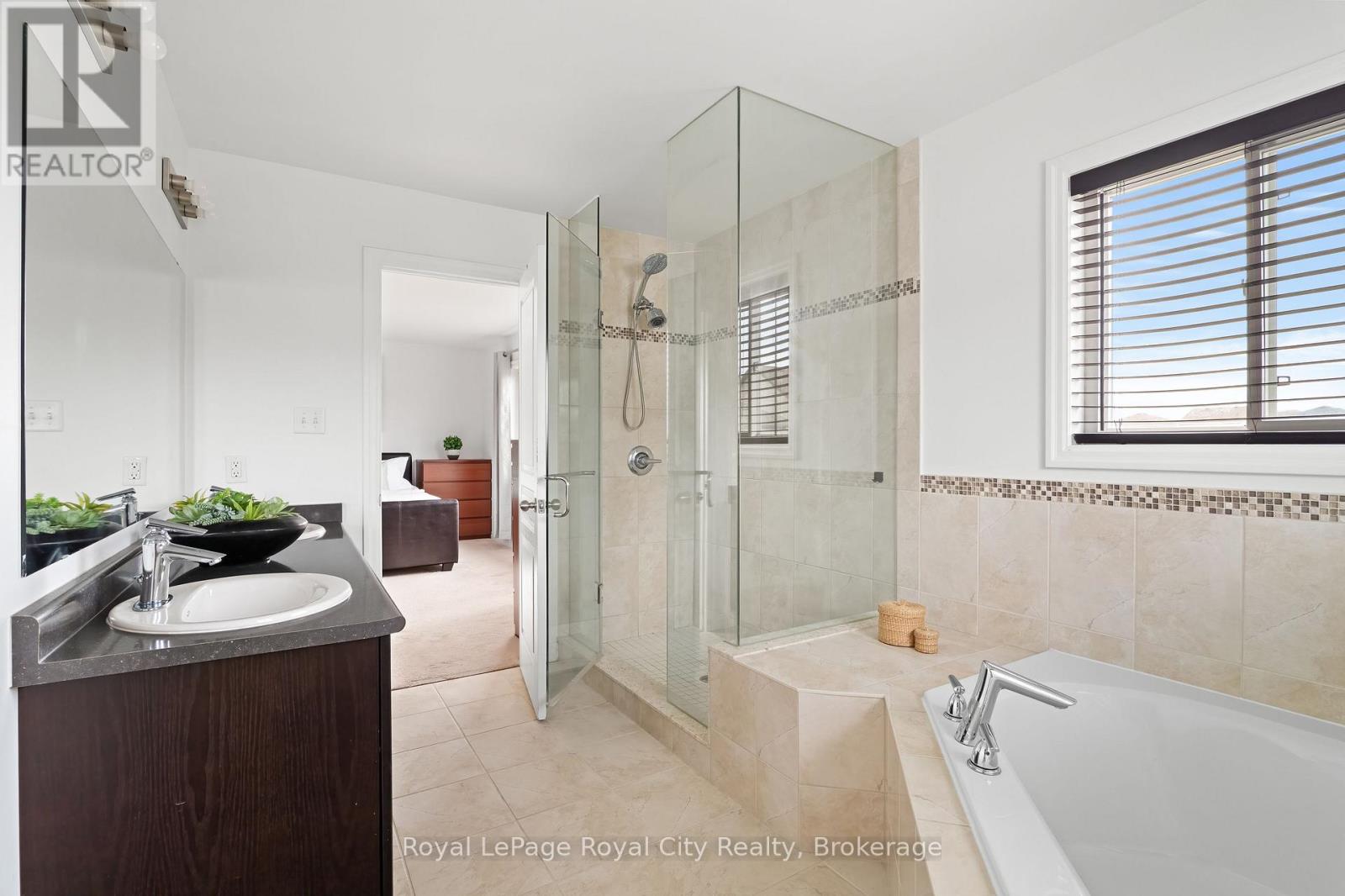 28 Newcastle Court, Kitchener, Ontario  N2R 0G7 - Photo 24 - X13036958