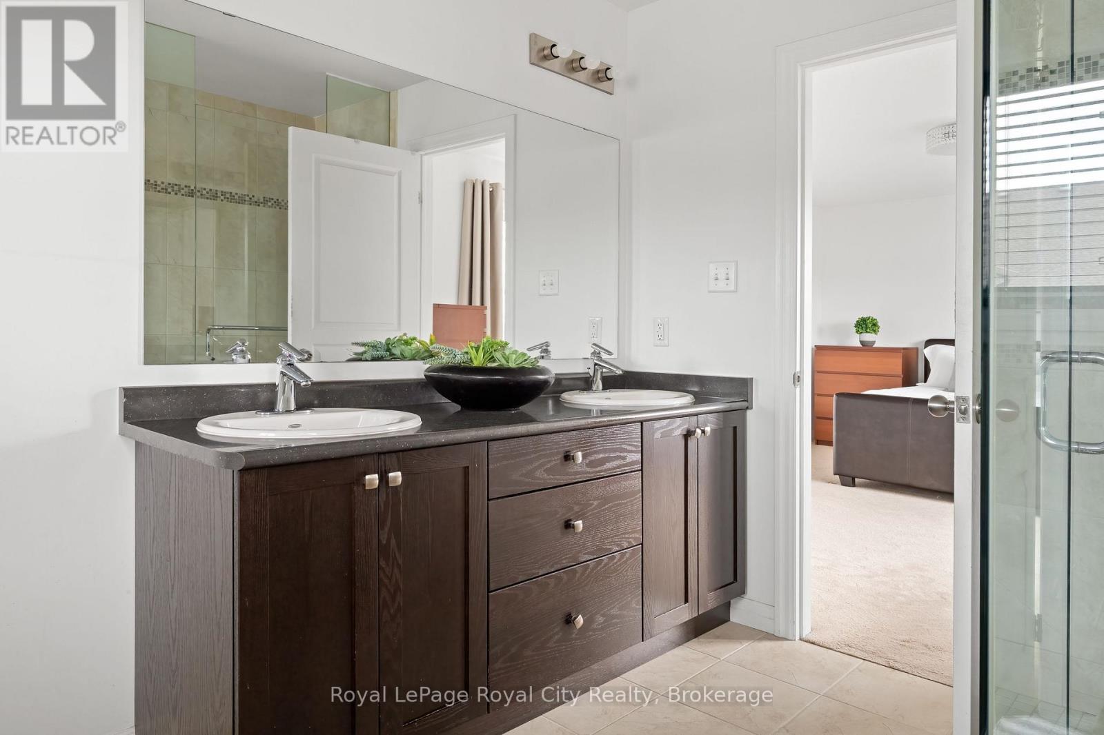 28 Newcastle Court, Kitchener, Ontario  N2R 0G7 - Photo 25 - X13036958