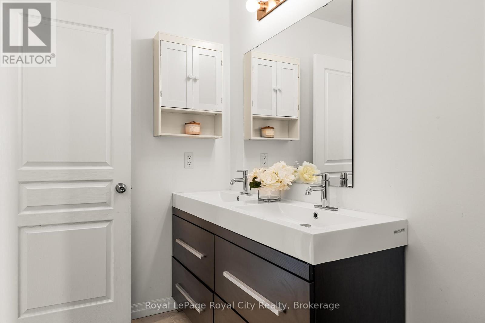 28 Newcastle Court, Kitchener, Ontario  N2R 0G7 - Photo 31 - X13036958