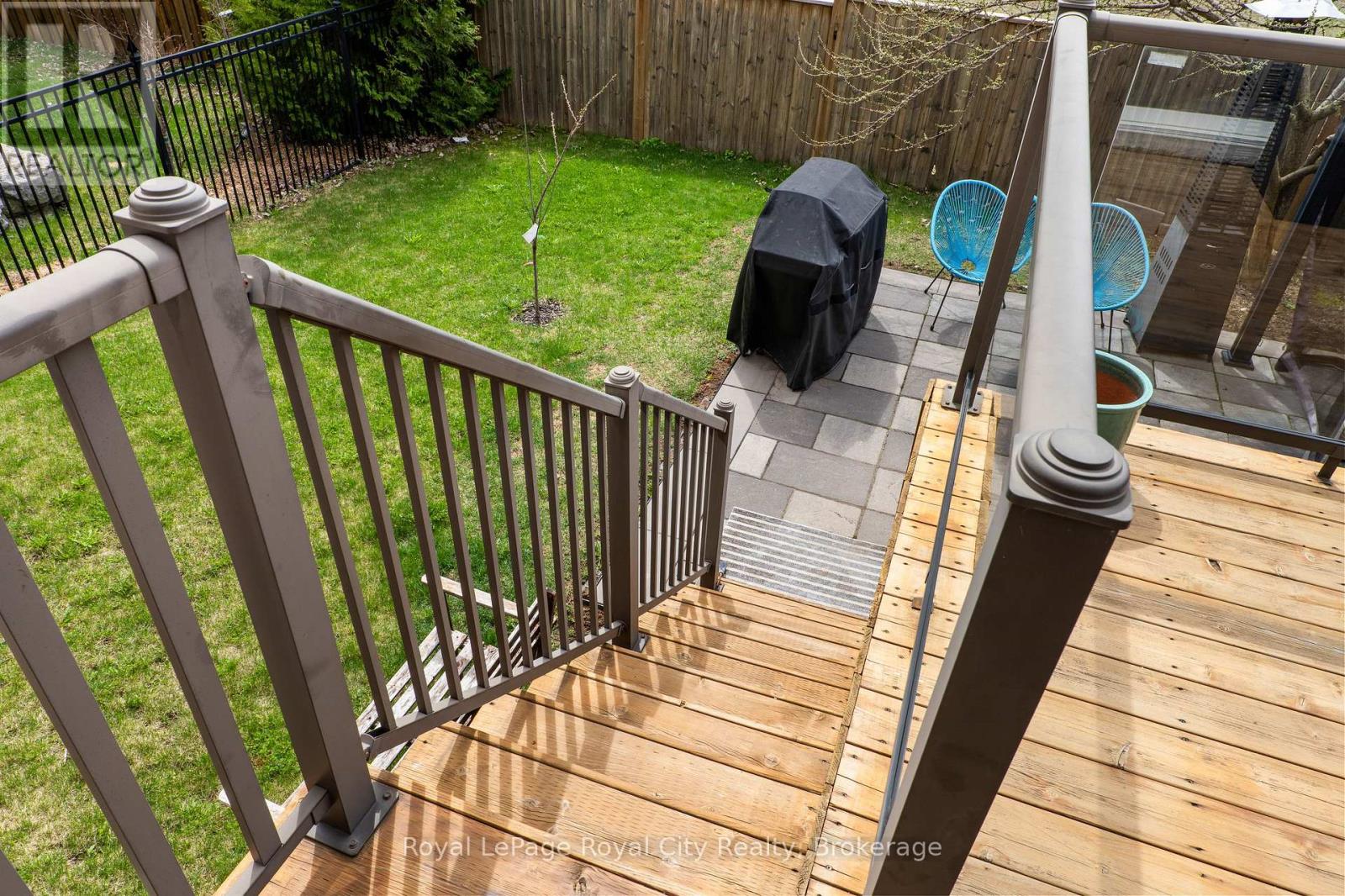 28 Newcastle Court, Kitchener, Ontario  N2R 0G7 - Photo 40 - X13036958