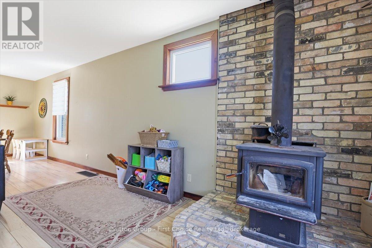 1801 Perth Road 139 Rr 6 Road, Perth South, Ontario  N4X 1C8 - Photo 11 - X13037008