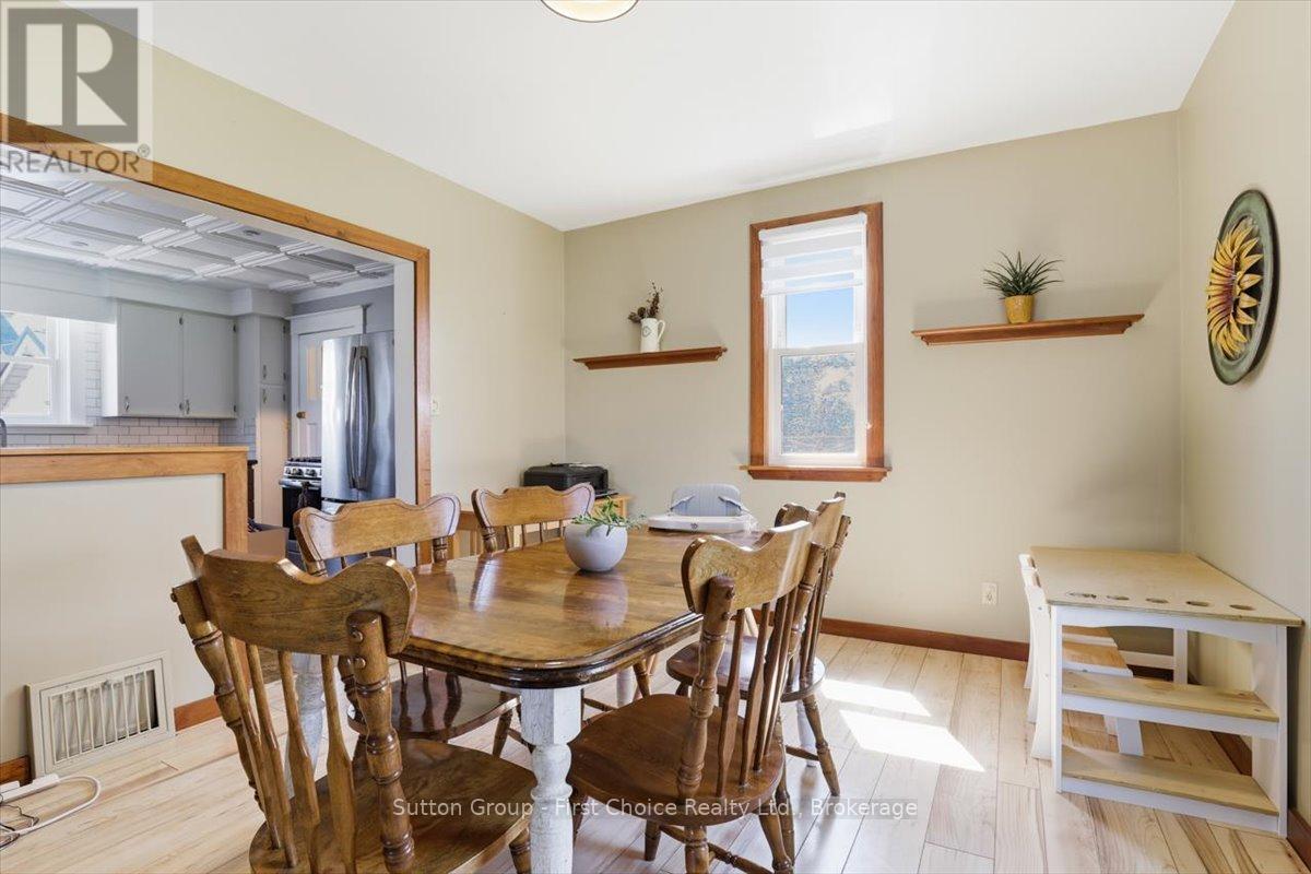 1801 Perth Road 139 Rr 6 Road, Perth South, Ontario  N4X 1C8 - Photo 13 - X13037008