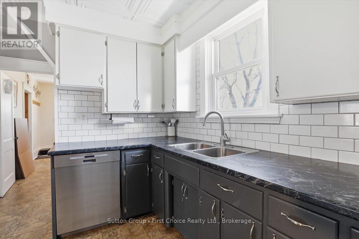 1801 Perth Road 139 Rr 6 Road, Perth South, Ontario  N4X 1C8 - Photo 17 - X13037008