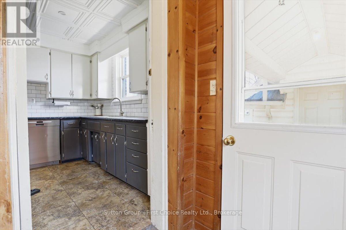 1801 Perth Road 139 Rr 6 Road, Perth South, Ontario  N4X 1C8 - Photo 20 - X13037008