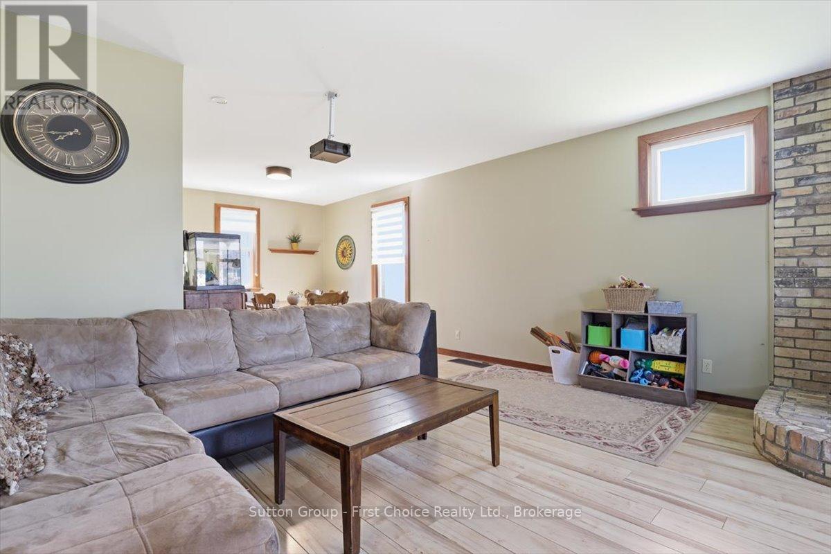 1801 Perth Road 139 Rr 6 Road, Perth South, Ontario  N4X 1C8 - Photo 21 - X13037008