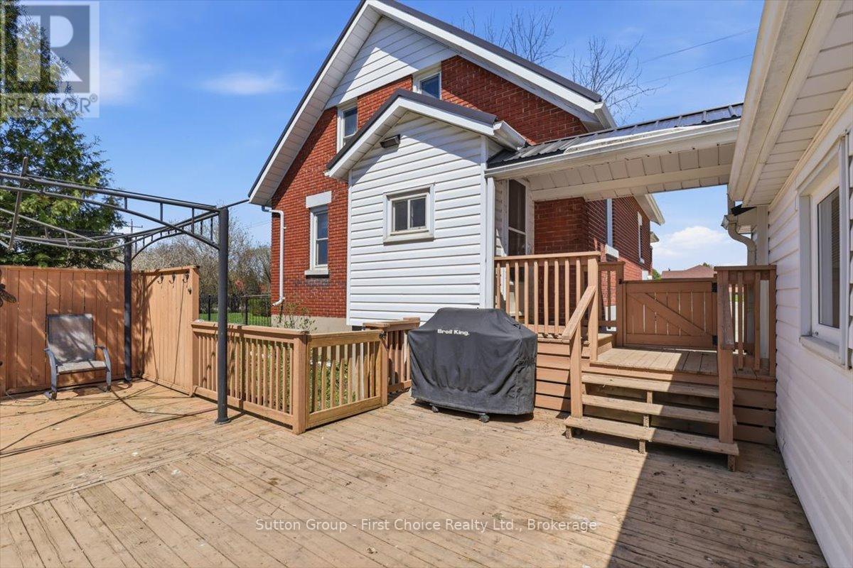 1801 Perth Road 139 Rr 6 Road, Perth South, Ontario  N4X 1C8 - Photo 33 - X13037008