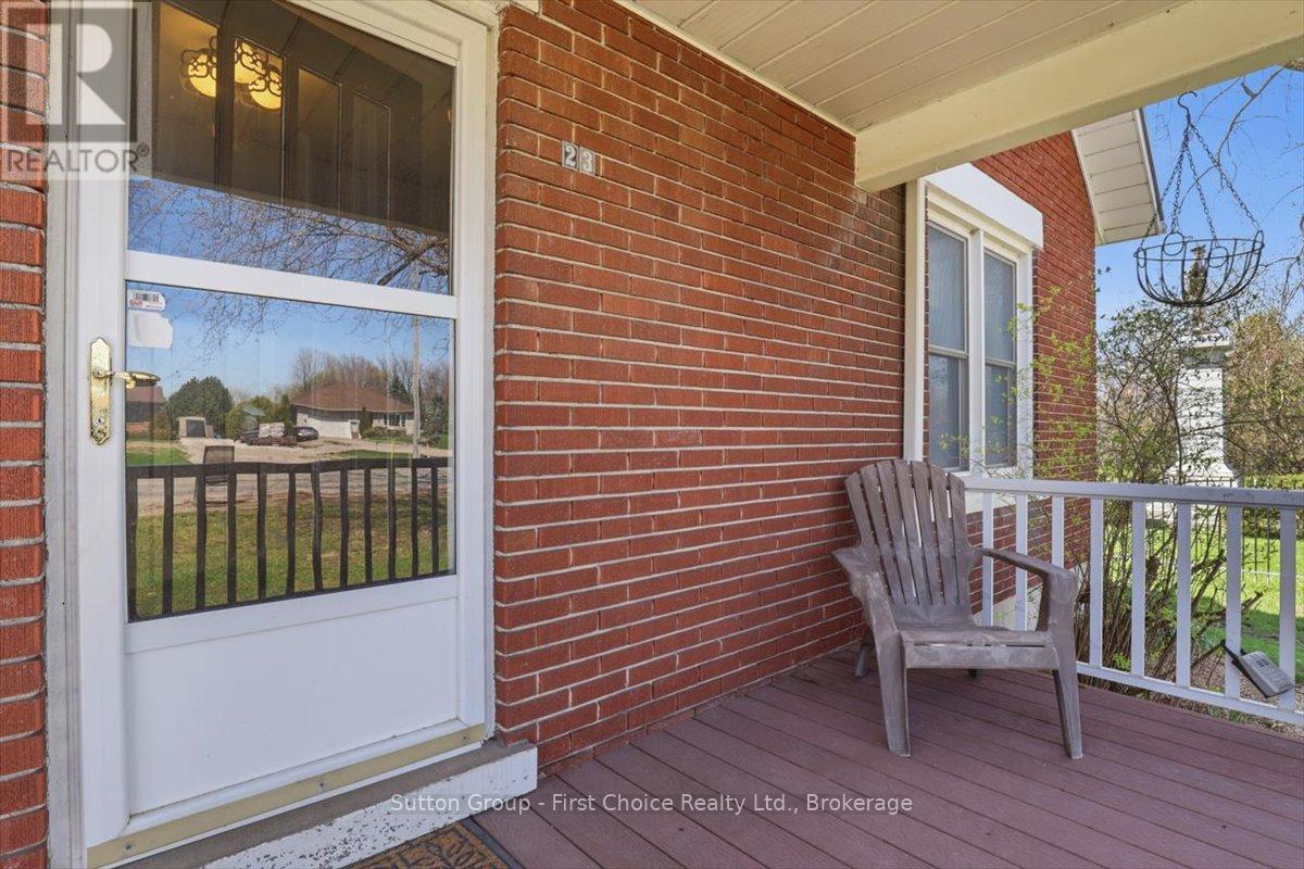 1801 Perth Road 139 Rr 6 Road, Perth South, Ontario  N4X 1C8 - Photo 4 - X13037008