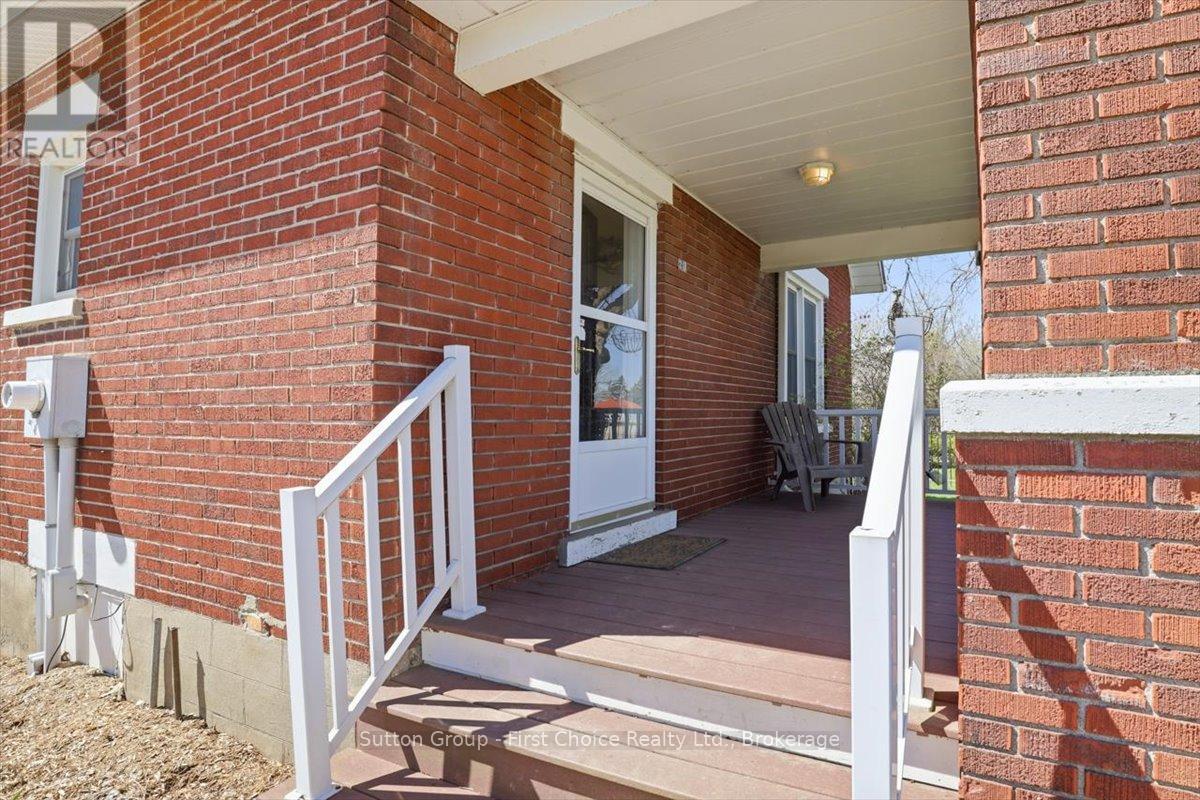 1801 Perth Road 139 Rr 6 Road, Perth South, Ontario  N4X 1C8 - Photo 6 - X13037008