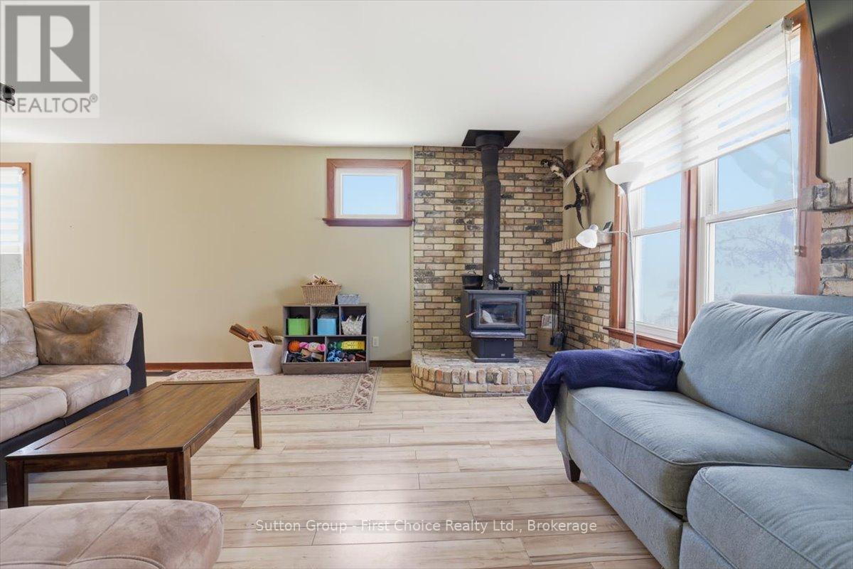 1801 Perth Road 139 Rr 6 Road, Perth South, Ontario  N4X 1C8 - Photo 9 - X13037008