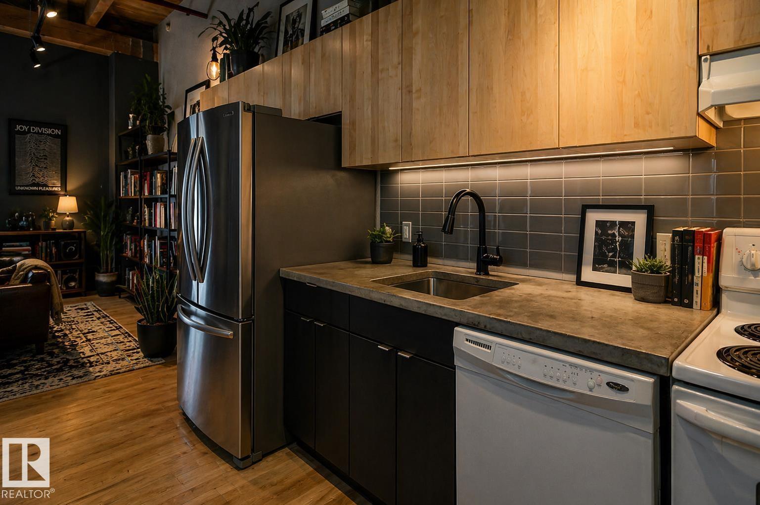 #407 10301 109 St Nw, Edmonton, Alberta  T5J 1N4 - Photo 3 - E4471396